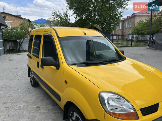 Желтый Рено Кенгу, объемом двигателя 1.46 л и пробегом 218 тыс. км за 3350 $, фото 9 на Automoto.ua