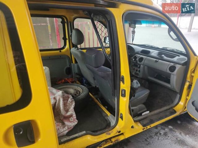 Жовтий Рено Кєнгу, об'ємом двигуна 1.4 л та пробігом 250 тис. км за 2373 $, фото 5 на Automoto.ua