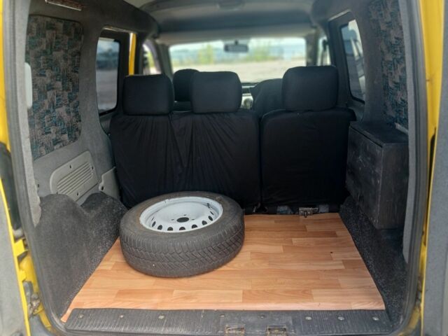 Желтый Рено Кенгу, объемом двигателя 1.5 л и пробегом 300 тыс. км за 3257 $, фото 9 на Automoto.ua