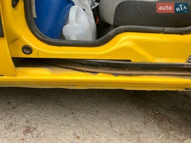 Желтый Рено Кенгу, объемом двигателя 1.46 л и пробегом 200 тыс. км за 3600 $, фото 10 на Automoto.ua