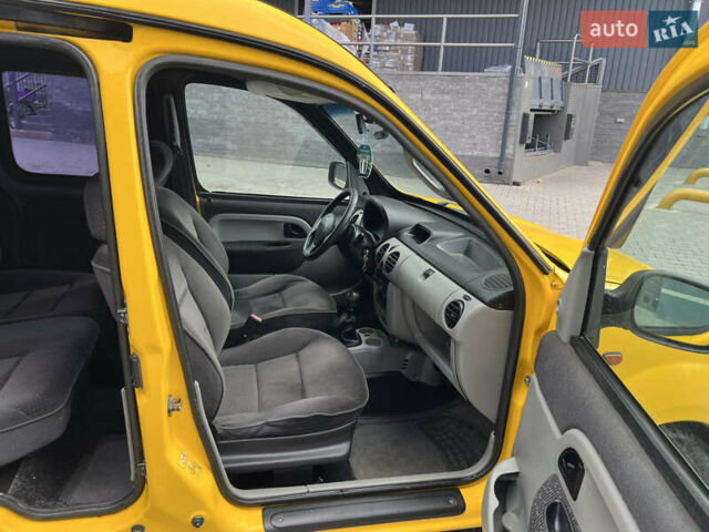 Желтый Рено Кенгу, объемом двигателя 1.46 л и пробегом 218 тыс. км за 3350 $, фото 20 на Automoto.ua