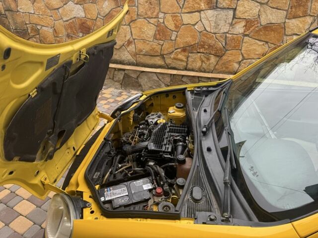 Желтый Рено Кенгу, объемом двигателя 1.5 л и пробегом 300 тыс. км за 4500 $, фото 7 на Automoto.ua