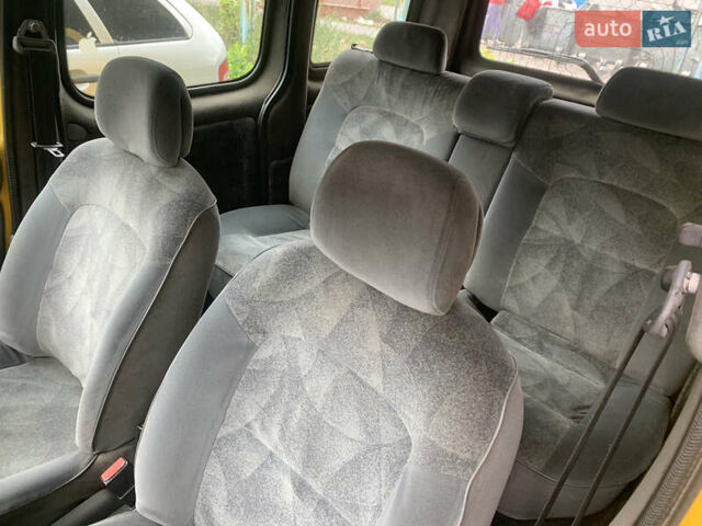 Жовтий Рено Кєнгу, об'ємом двигуна 1.46 л та пробігом 293 тис. км за 3500 $, фото 5 на Automoto.ua