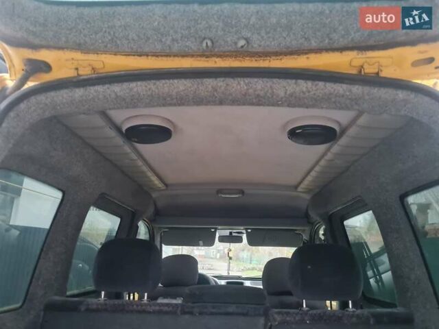 Желтый Рено Кенгу, объемом двигателя 1.46 л и пробегом 227 тыс. км за 2999 $, фото 14 на Automoto.ua