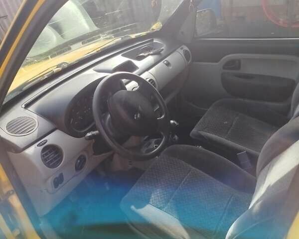 Желтый Рено Кенгу, объемом двигателя 1.5 л и пробегом 200 тыс. км за 2300 $, фото 2 на Automoto.ua