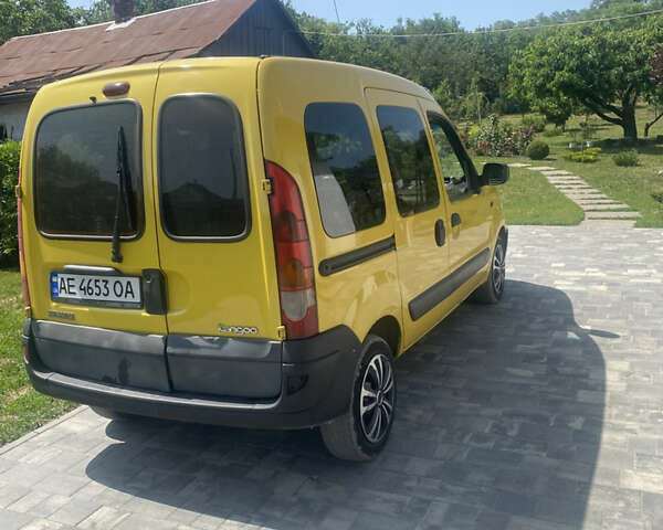 Желтый Рено Кенгу, объемом двигателя 1.5 л и пробегом 420 тыс. км за 4400 $, фото 4 на Automoto.ua