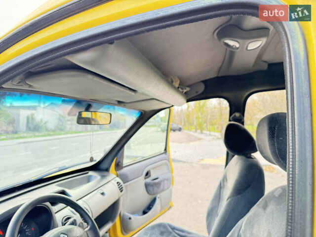 Рено Кєнгу 2004 у Миколаєві на Automoto.ua Жовтий Рено Кєнгу, об'ємом двигуна 1.5 л та пробігом 213 тис. км за 4200 $, фото 11 на Automoto.ua