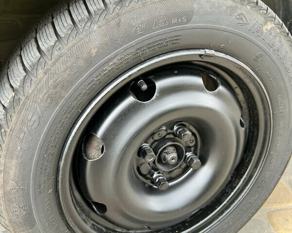 Желтый Рено Кенгу, объемом двигателя 1.46 л и пробегом 412 тыс. км за 2650 $, фото 16 на Automoto.ua