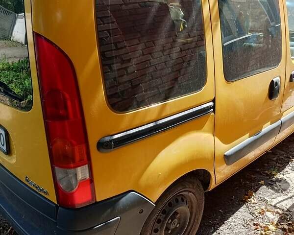 Желтый Рено Кенгу, объемом двигателя 1.46 л и пробегом 159 тыс. км за 3700 $, фото 2 на Automoto.ua