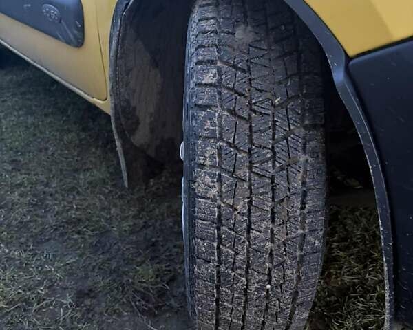 Желтый Рено Кенгу, объемом двигателя 1.46 л и пробегом 310 тыс. км за 3800 $, фото 10 на Automoto.ua