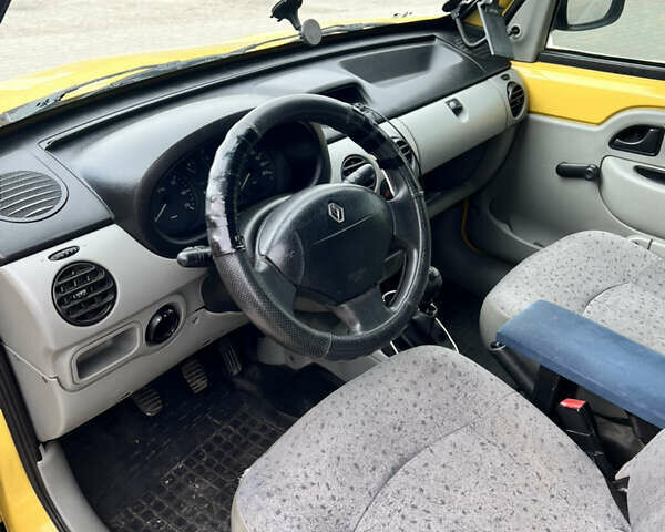 Желтый Рено Кенгу, объемом двигателя 1.46 л и пробегом 412 тыс. км за 2650 $, фото 8 на Automoto.ua