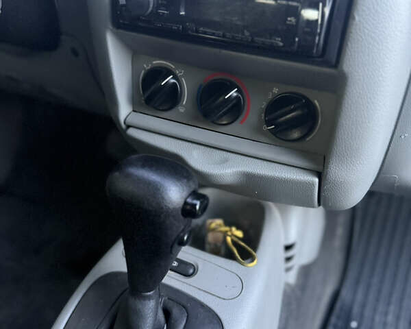 Рено Кєнгу 2005 у Каменце-Подольском на Automoto.ua Жовтий Рено Кєнгу, об'ємом двигуна 1.6 л та пробігом 190 тис. км за 4800 $, фото 5 на Automoto.ua