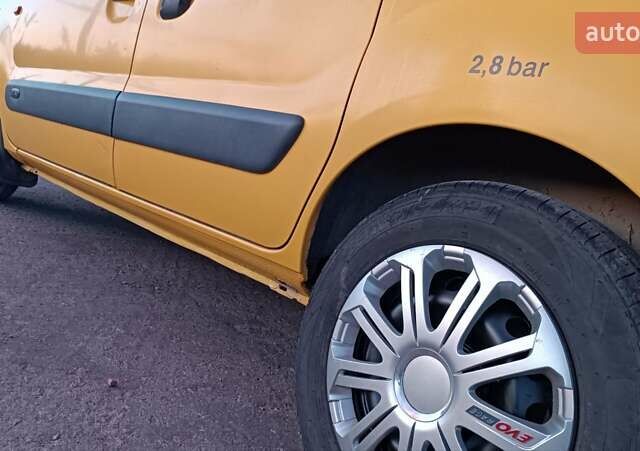 Желтый Рено Кенгу, объемом двигателя 1.5 л и пробегом 173 тыс. км за 3450 $, фото 21 на Automoto.ua