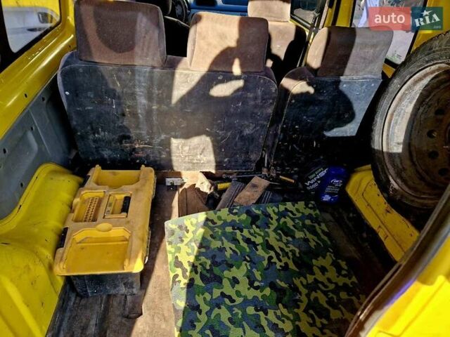 Желтый Рено Кенгу, объемом двигателя 1.9 л и пробегом 396 тыс. км за 4500 $, фото 7 на Automoto.ua