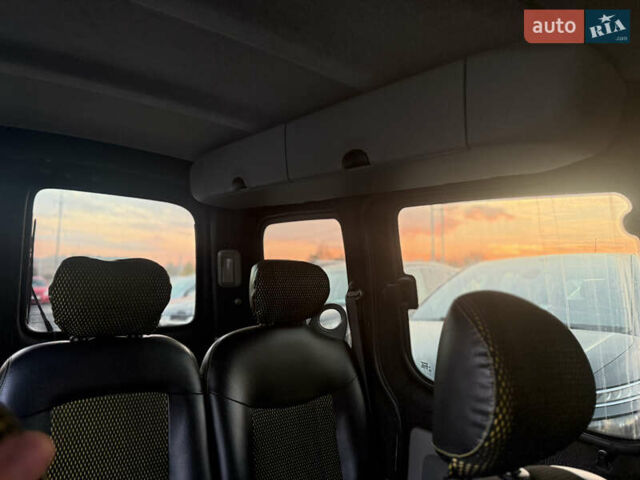 Рено Кєнгу 2005 у Каменце-Подольском на Automoto.ua Жовтий Рено Кєнгу, об'ємом двигуна 1.6 л та пробігом 190 тис. км за 4800 $, фото 9 на Automoto.ua