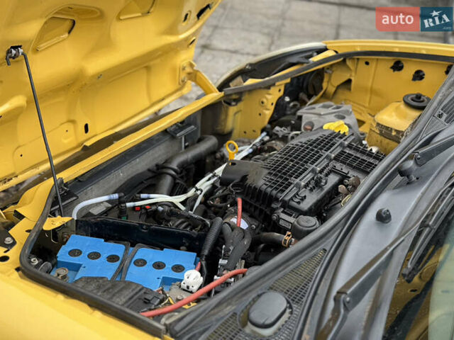 Желтый Рено Кенгу, объемом двигателя 1.46 л и пробегом 230 тыс. км за 3999 $, фото 17 на Automoto.ua