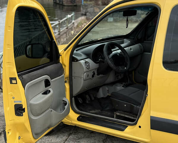 Желтый Рено Кенгу, объемом двигателя 1.46 л и пробегом 230 тыс. км за 3999 $, фото 10 на Automoto.ua