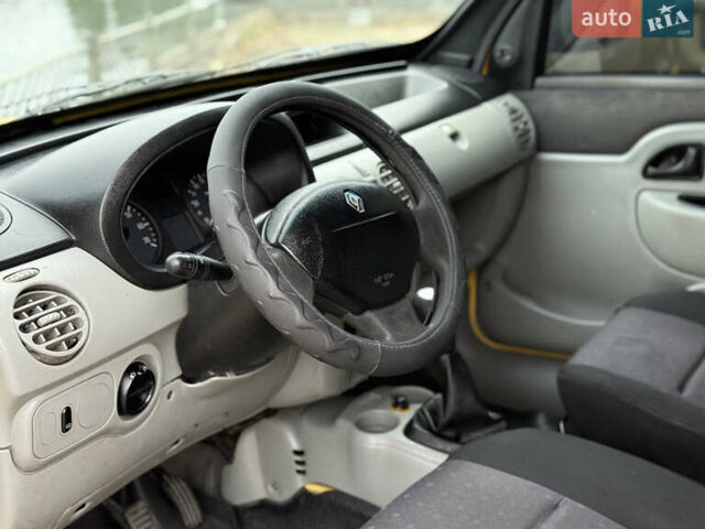 Желтый Рено Кенгу, объемом двигателя 1.46 л и пробегом 230 тыс. км за 3999 $, фото 11 на Automoto.ua
