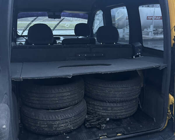 Жовтий Рено Кєнгу, об'ємом двигуна 1.46 л та пробігом 273 тис. км за 3500 $, фото 7 на Automoto.ua