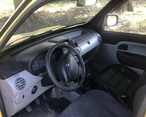 Рено Кенгу 2006 в Харькове на Automoto.ua Желтый Рено Кенгу, объемом двигателя 1.46 л и пробегом 415 тыс. км за 3600 $, фото 10 на Automoto.ua