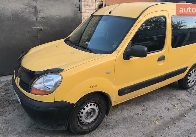 Желтый Рено Кенгу, объемом двигателя 1.5 л и пробегом 320 тыс. км за 4400 $, фото 1 на Automoto.ua