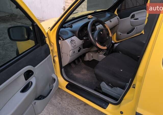 Желтый Рено Кенгу, объемом двигателя 1.5 л и пробегом 320 тыс. км за 4400 $, фото 5 на Automoto.ua