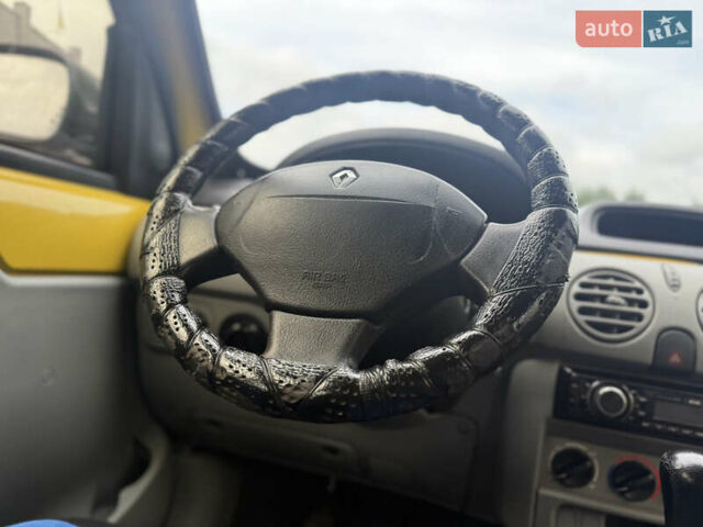 Желтый Рено Кенгу, объемом двигателя 1.46 л и пробегом 298 тыс. км за 3600 $, фото 62 на Automoto.ua