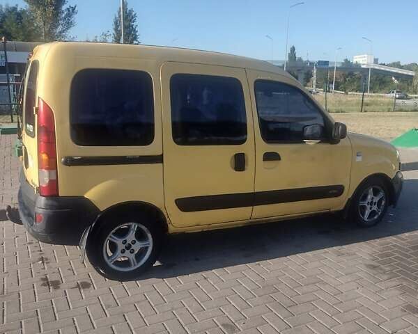 Желтый Рено Кенгу, объемом двигателя 1.46 л и пробегом 382 тыс. км за 2800 $, фото 6 на Automoto.ua