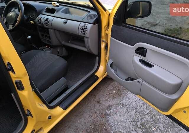 Желтый Рено Кенгу, объемом двигателя 1.5 л и пробегом 320 тыс. км за 4400 $, фото 9 на Automoto.ua