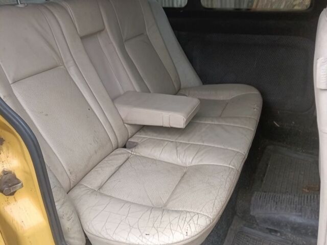 Желтый Рено Кенгу, объемом двигателя 1.5 л и пробегом 207 тыс. км за 3600 $, фото 7 на Automoto.ua