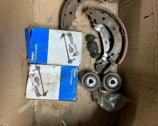 Желтый Рено Кенгу, объемом двигателя 1.5 л и пробегом 263 тыс. км за 5000 $, фото 20 на Automoto.ua