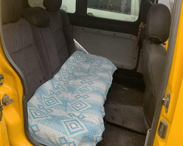 Жовтий Рено Кєнгу, об'ємом двигуна 1.5 л та пробігом 350 тис. км за 3300 $, фото 6 на Automoto.ua