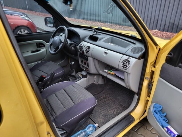 Желтый Рено Кенгу, объемом двигателя 1.5 л и пробегом 263 тыс. км за 5000 $, фото 6 на Automoto.ua