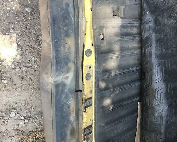 Рено Кенгу 2006 в Харькове на Automoto.ua Желтый Рено Кенгу, объемом двигателя 1.46 л и пробегом 415 тыс. км за 3600 $, фото 1 на Automoto.ua