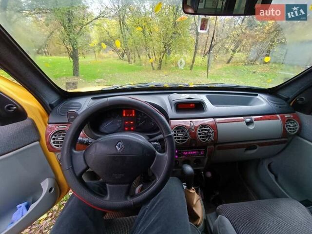 Желтый Рено Кенгу, объемом двигателя 1.5 л и пробегом 260 тыс. км за 4200 $, фото 6 на Automoto.ua