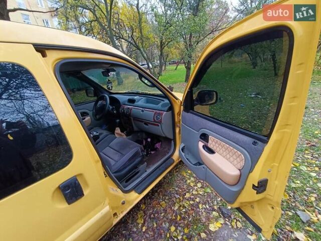 Желтый Рено Кенгу, объемом двигателя 1.5 л и пробегом 260 тыс. км за 4200 $, фото 8 на Automoto.ua