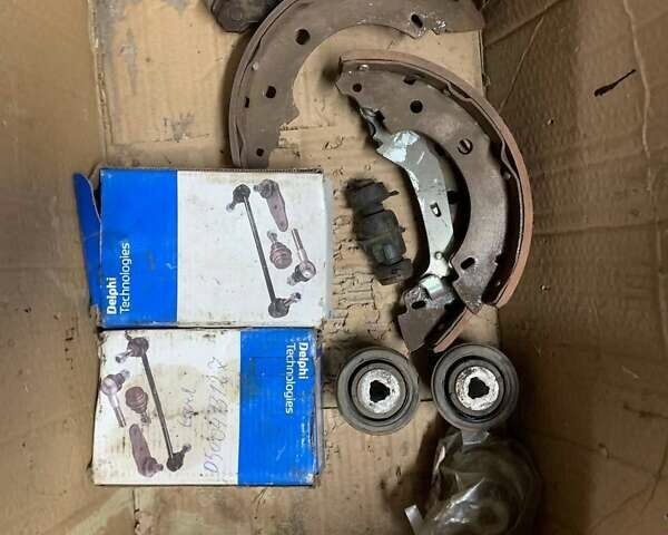 Желтый Рено Кенгу, объемом двигателя 1.5 л и пробегом 263 тыс. км за 5000 $, фото 21 на Automoto.ua