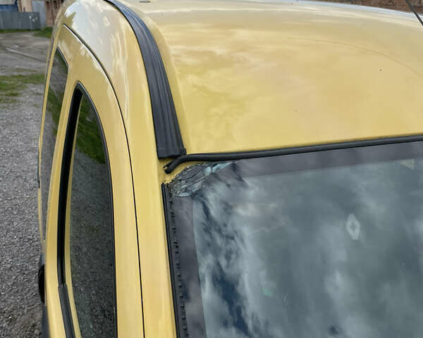 Желтый Рено Кенгу, объемом двигателя 1.5 л и пробегом 239 тыс. км за 3700 $, фото 19 на Automoto.ua