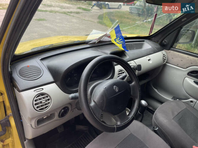 Желтый Рено Кенгу, объемом двигателя 1.46 л и пробегом 302 тыс. км за 4700 $, фото 16 на Automoto.ua