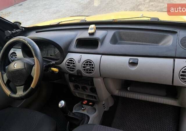 Желтый Рено Кенгу, объемом двигателя 1.5 л и пробегом 320 тыс. км за 4400 $, фото 8 на Automoto.ua