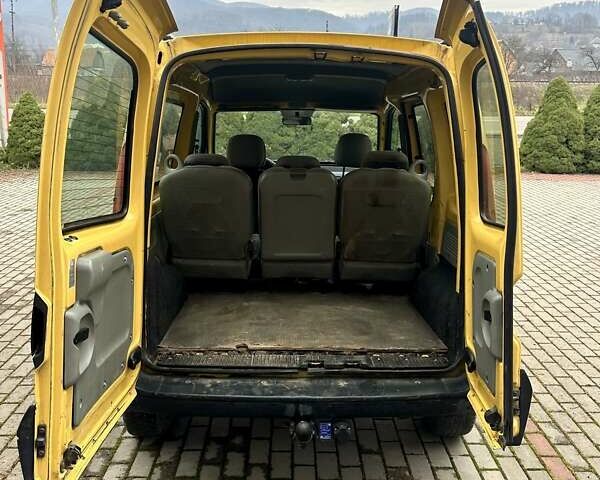 Желтый Рено Кенгу, объемом двигателя 1.46 л и пробегом 322 тыс. км за 3199 $, фото 12 на Automoto.ua