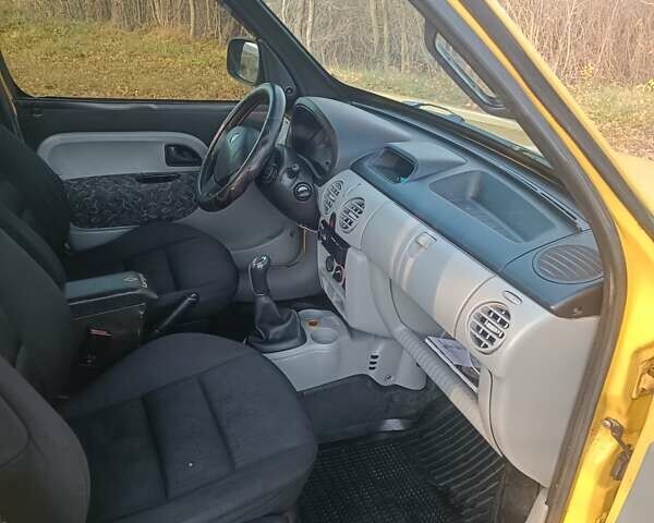 Желтый Рено Кенгу, объемом двигателя 1.46 л и пробегом 200 тыс. км за 3800 $, фото 8 на Automoto.ua