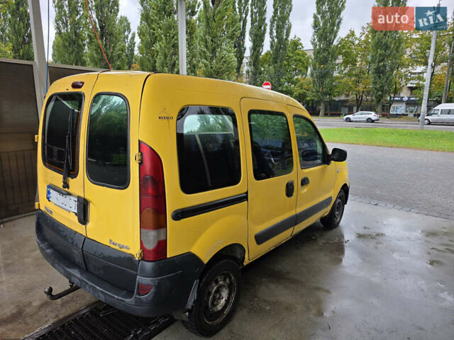 Желтый Рено Кенгу, объемом двигателя 1.46 л и пробегом 250 тыс. км за 3500 $, фото 2 на Automoto.ua