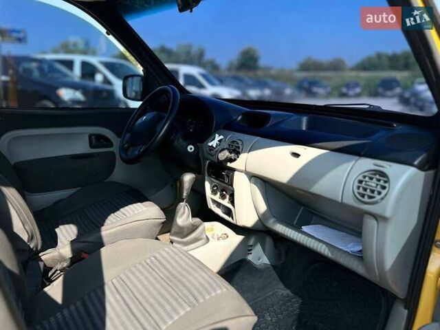 Желтый Рено Кенгу, объемом двигателя 1.5 л и пробегом 180 тыс. км за 3800 $, фото 8 на Automoto.ua