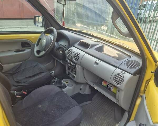 Жовтий Рено Кєнгу, об'ємом двигуна 1.4 л та пробігом 350 тис. км за 2700 $, фото 8 на Automoto.ua