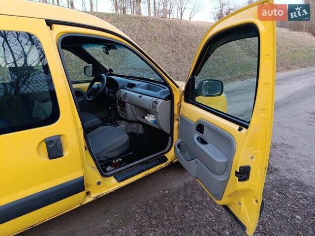 Желтый Рено Кенгу, объемом двигателя 1.5 л и пробегом 364 тыс. км за 3800 $, фото 6 на Automoto.ua