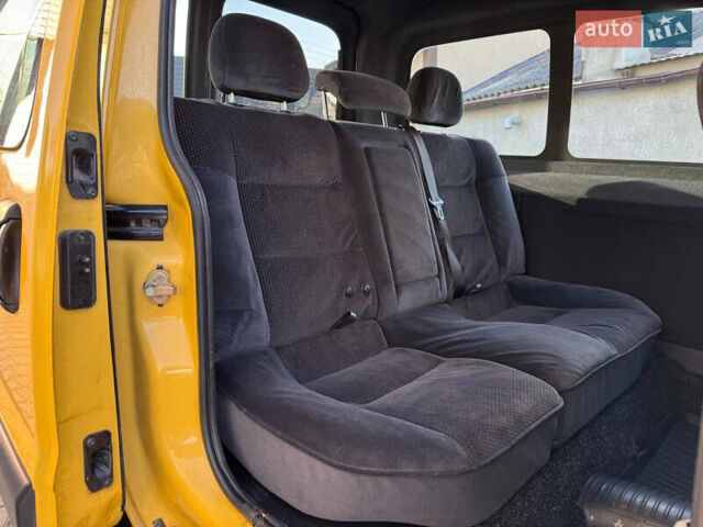 Желтый Рено Кенгу, объемом двигателя 1.46 л и пробегом 110 тыс. км за 4100 $, фото 27 на Automoto.ua