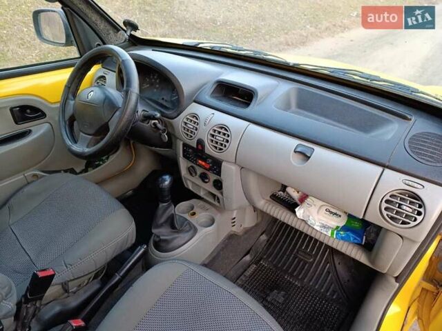 Желтый Рено Кенгу, объемом двигателя 1.5 л и пробегом 364 тыс. км за 3800 $, фото 5 на Automoto.ua