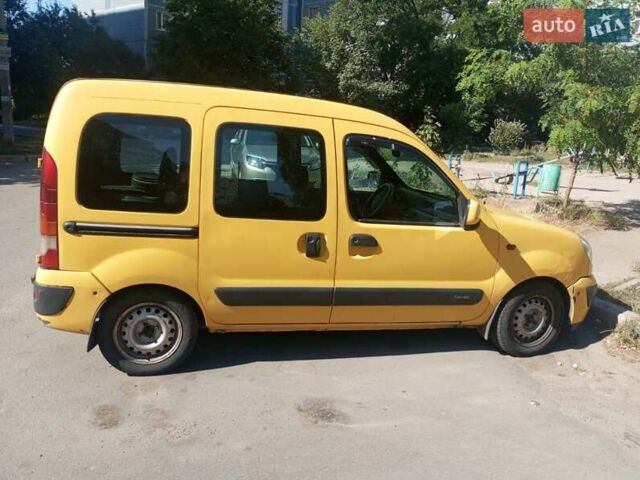 Желтый Рено Кенгу, объемом двигателя 1.5 л и пробегом 225 тыс. км за 3600 $, фото 2 на Automoto.ua