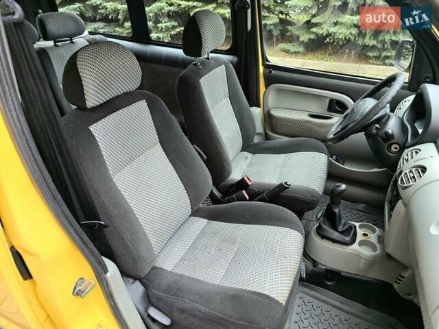 Желтый Рено Кенгу, объемом двигателя 1.46 л и пробегом 200 тыс. км за 3300 $, фото 19 на Automoto.ua